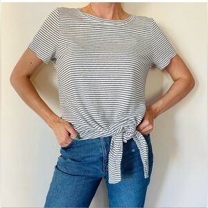 Lauren Ralph Lauren casual t-shirt with a self tie waist.